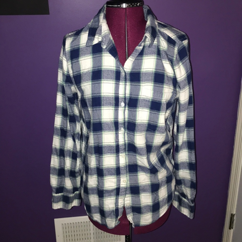 blue, green, and white flannel top